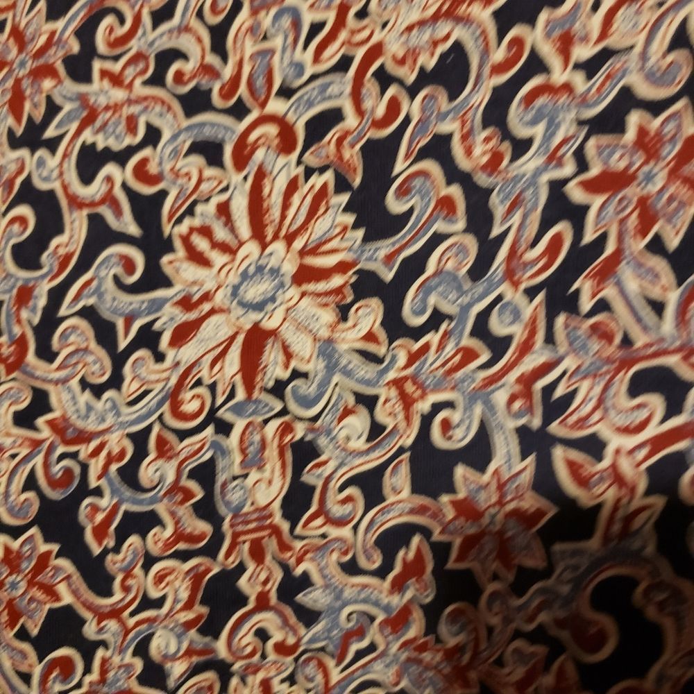 Medium Floral Blouse - Picture 2 of 3